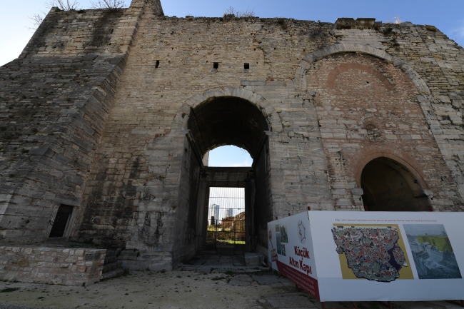 Yedikule Hisarı’nda halka açık restorasyon sürüyor