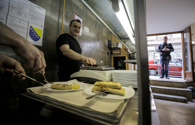 Balkanlar'da "Börek etli mi etsiz mi olur?" tartışması devam ediyor