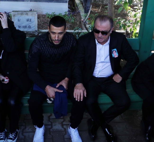 Fatih Terim'in annesi Nuriye Terim, Adana'da toprağa verildi