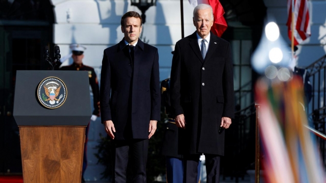 Macron ABD'de: Biden resmi törenle karşıladı