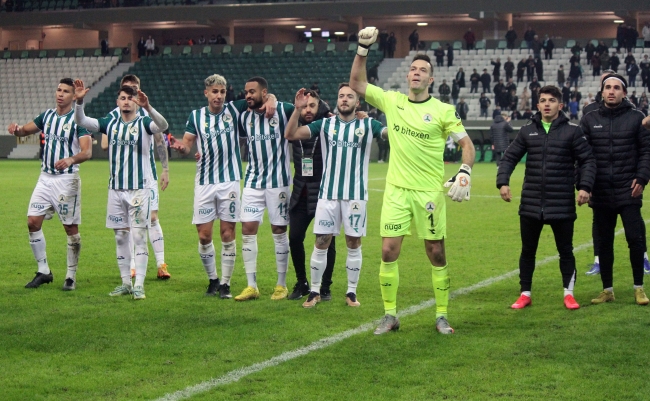 Giresunspor uzatmada sevindi