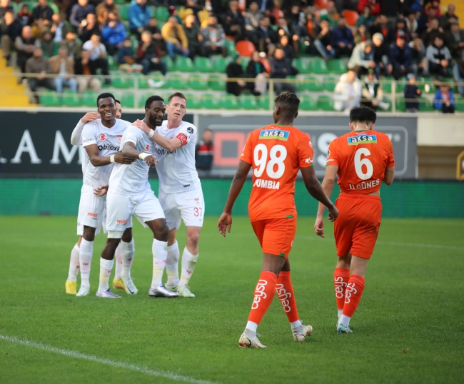 Alanyaspor Sivasspor'u ağırlıyor