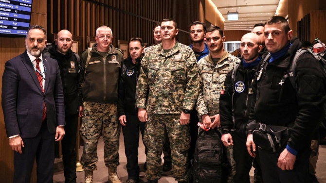 Boşnak ve Sırp ekipler İstanbul Havalimanı'ndan ülkelerine uğurlandı