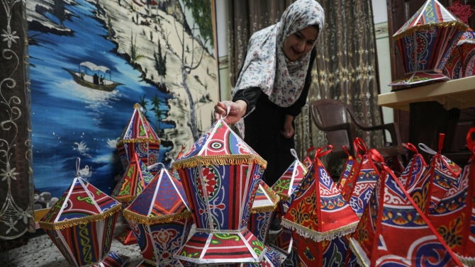 Gazze'de 'ramazan fenerleri' evlere renk katıyor