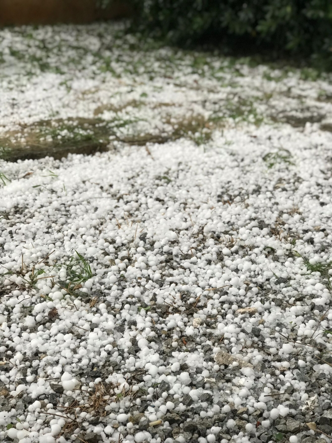 Lefkoşa’da fırtına ve dolu etkili oldu